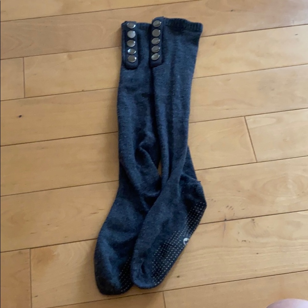 Lululemon hunter leg warmers socks grip wool like